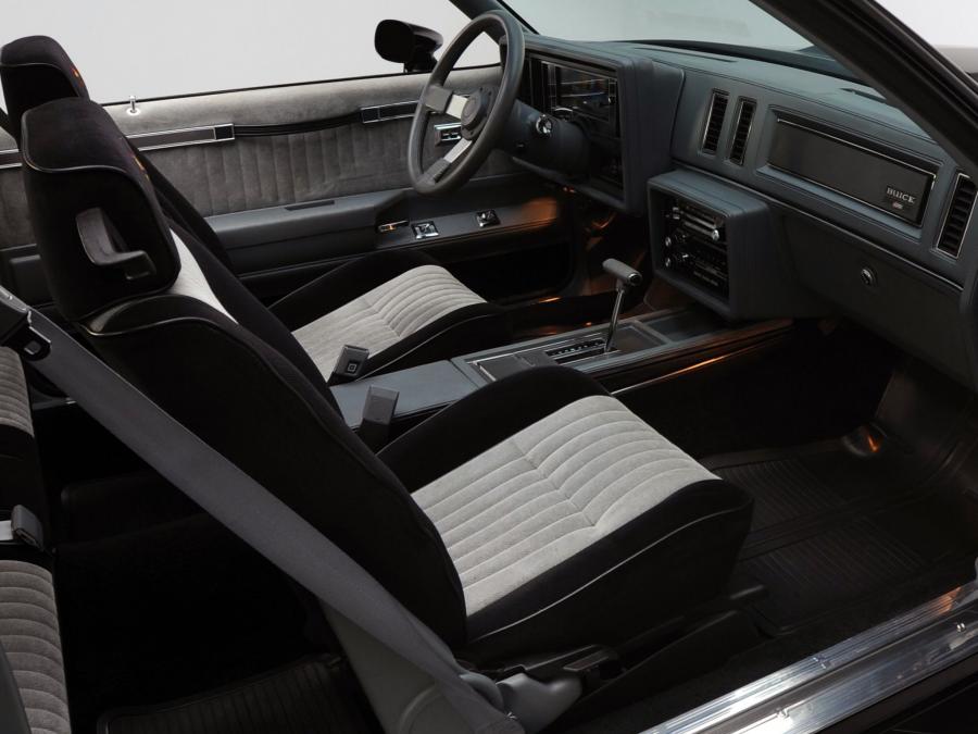  Buick Regal Grand National 1984 года  (фото 2 из 29)